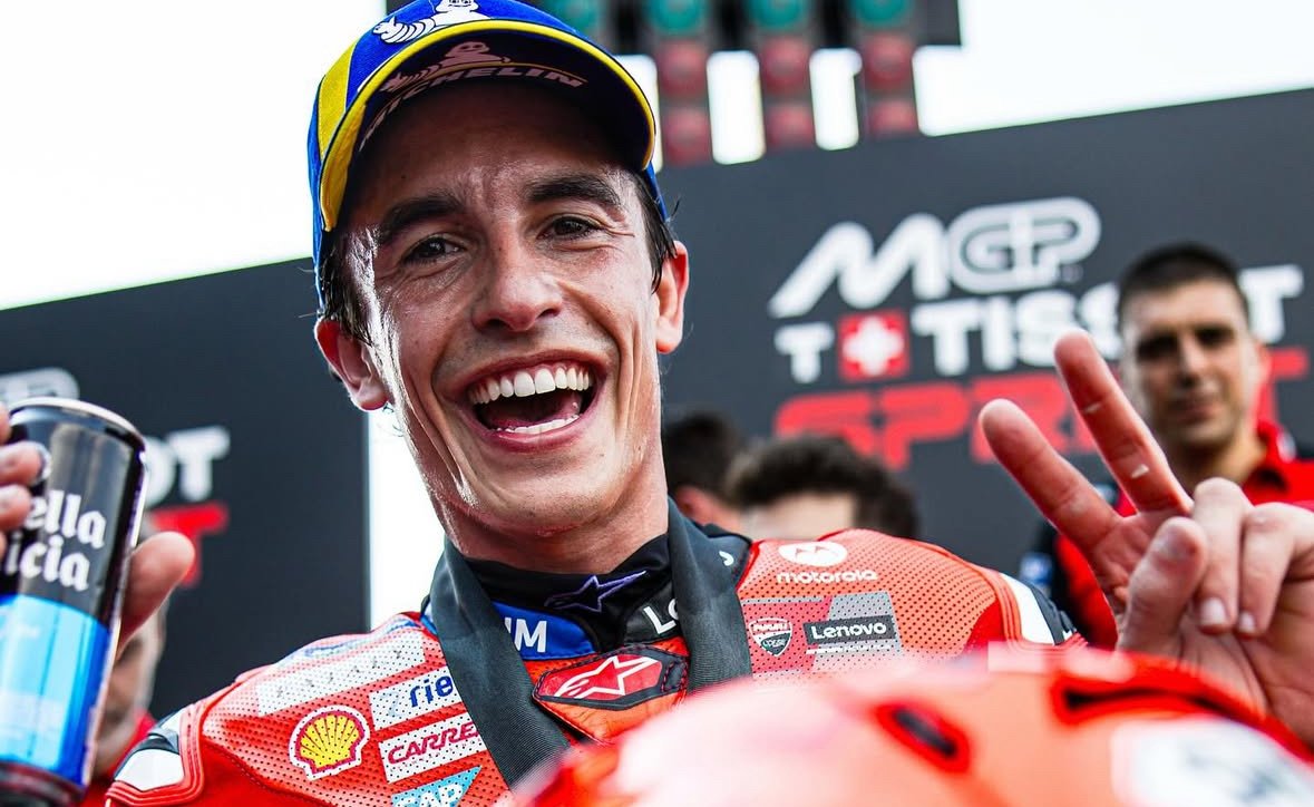 Marc Márquez celebrando una victoria