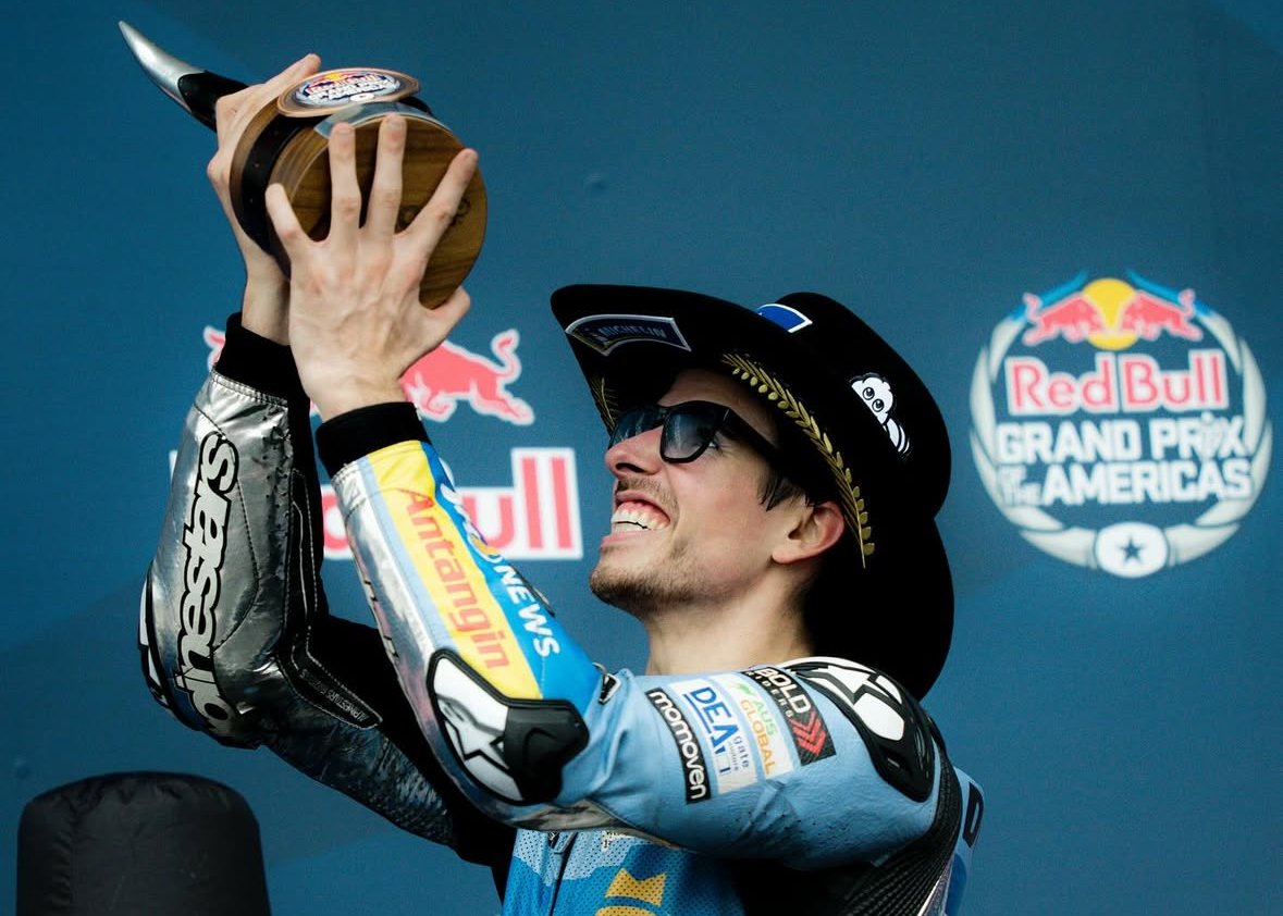 Álex Márquez en el podio de Austin