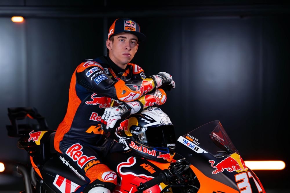 Pedro Acosta a lomos de su KTM