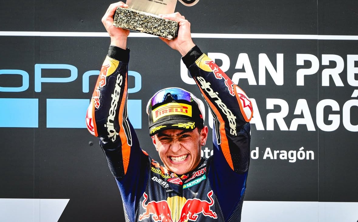 José Antonio Rueda celebrando en Moto3