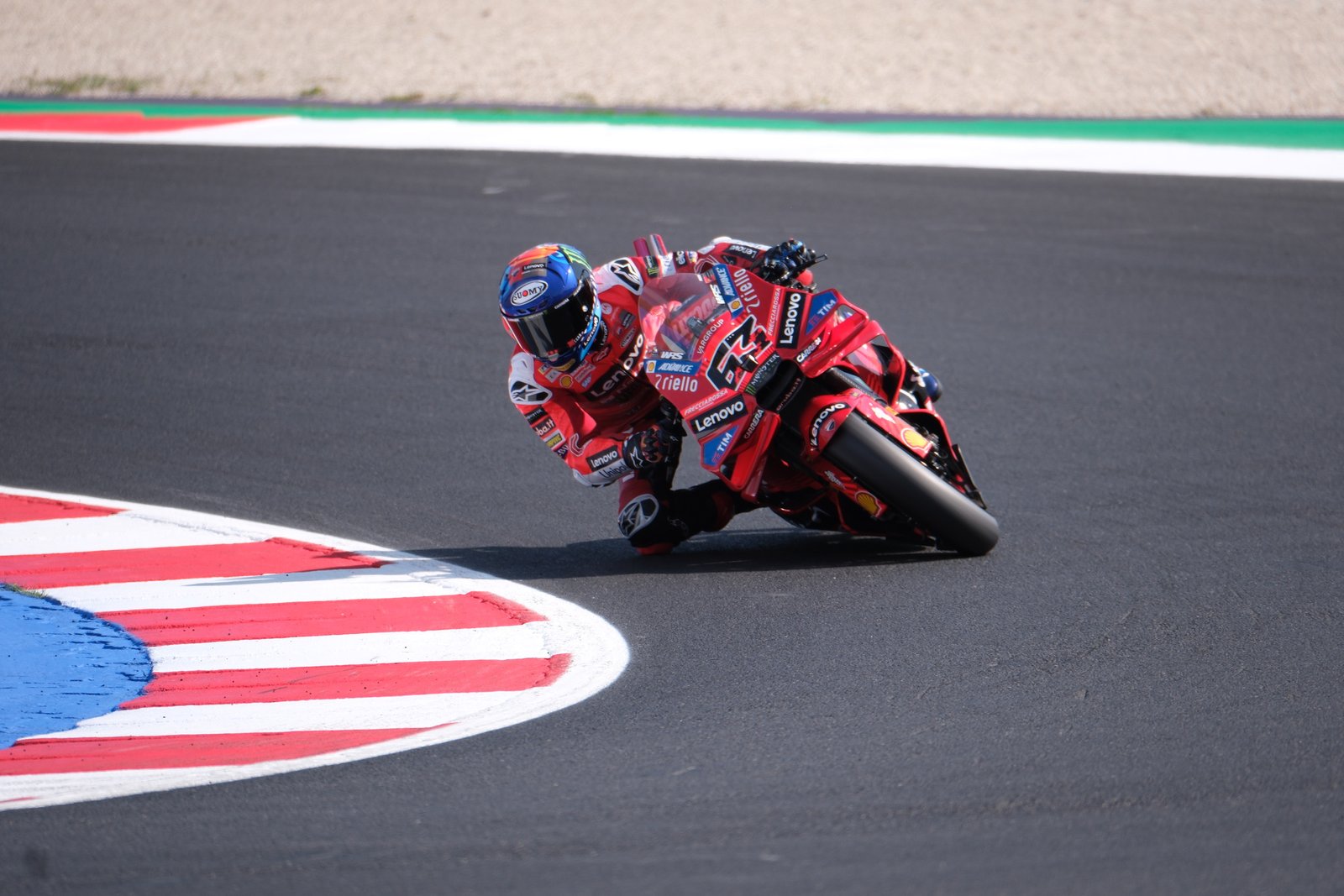 Bagnaia, contra las cuerdas en Sepang: “Que Marc Márquez no esté en el test de Valencia nos perjudica”