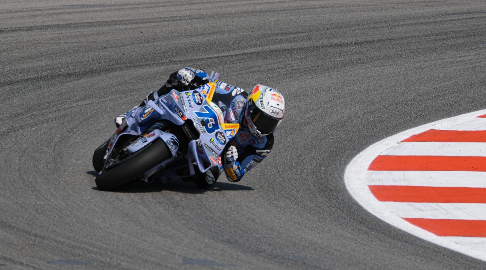 Alex Márquez remata el subcampeonato con victoria: “Ya le he dicho a Ducati que si hay que probar alguna cosa, aquí estoy”