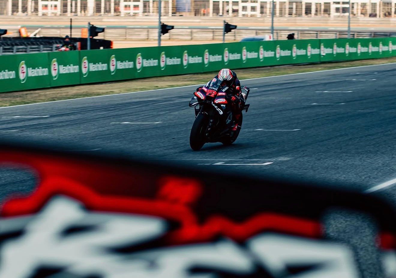 Marco Bezzecchi y las Aprilia golpean primero en Tailandia y mete presión a Marc Márquez