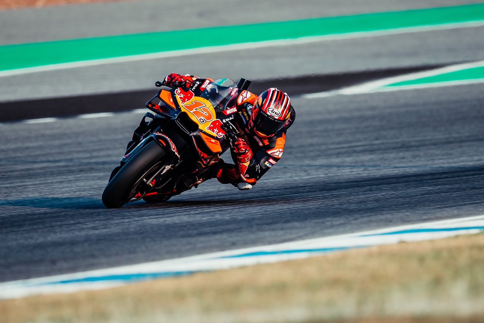 Maverick Viñales arranca con deberes pendientes: “Necesitamos terminar el trabajo”