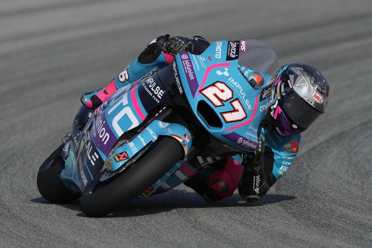 Holgado no da tregua y lidera el triplete español frente a Dani Muñoz y Manu González