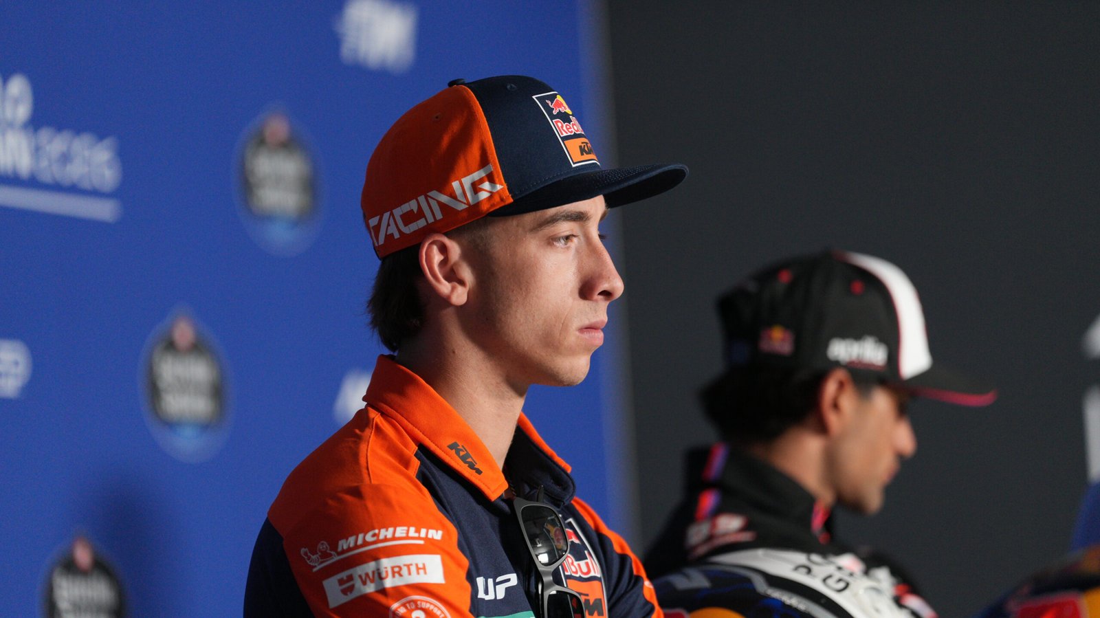 Pedro Acosta frena la euforia antes de Jerez: “No estamos al nivel para luchar por un Mundial”