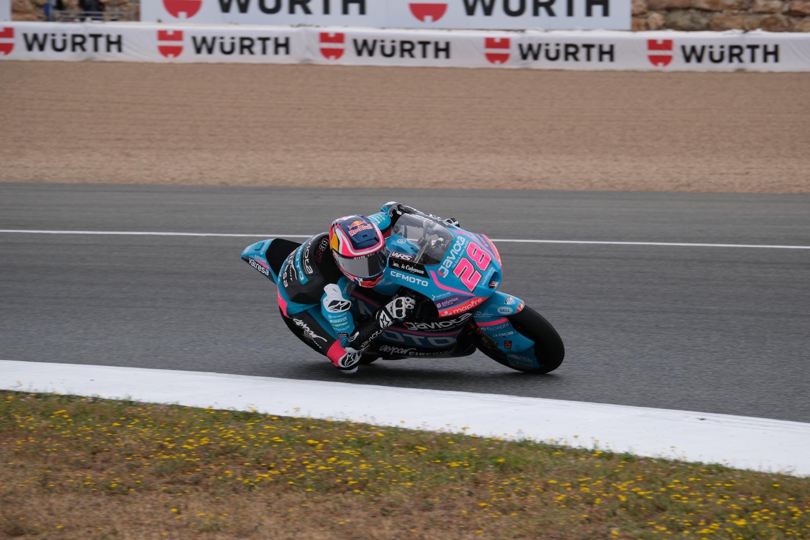 Máximo Quiles tira de picaresca española y lidera un triplete español en Jerez