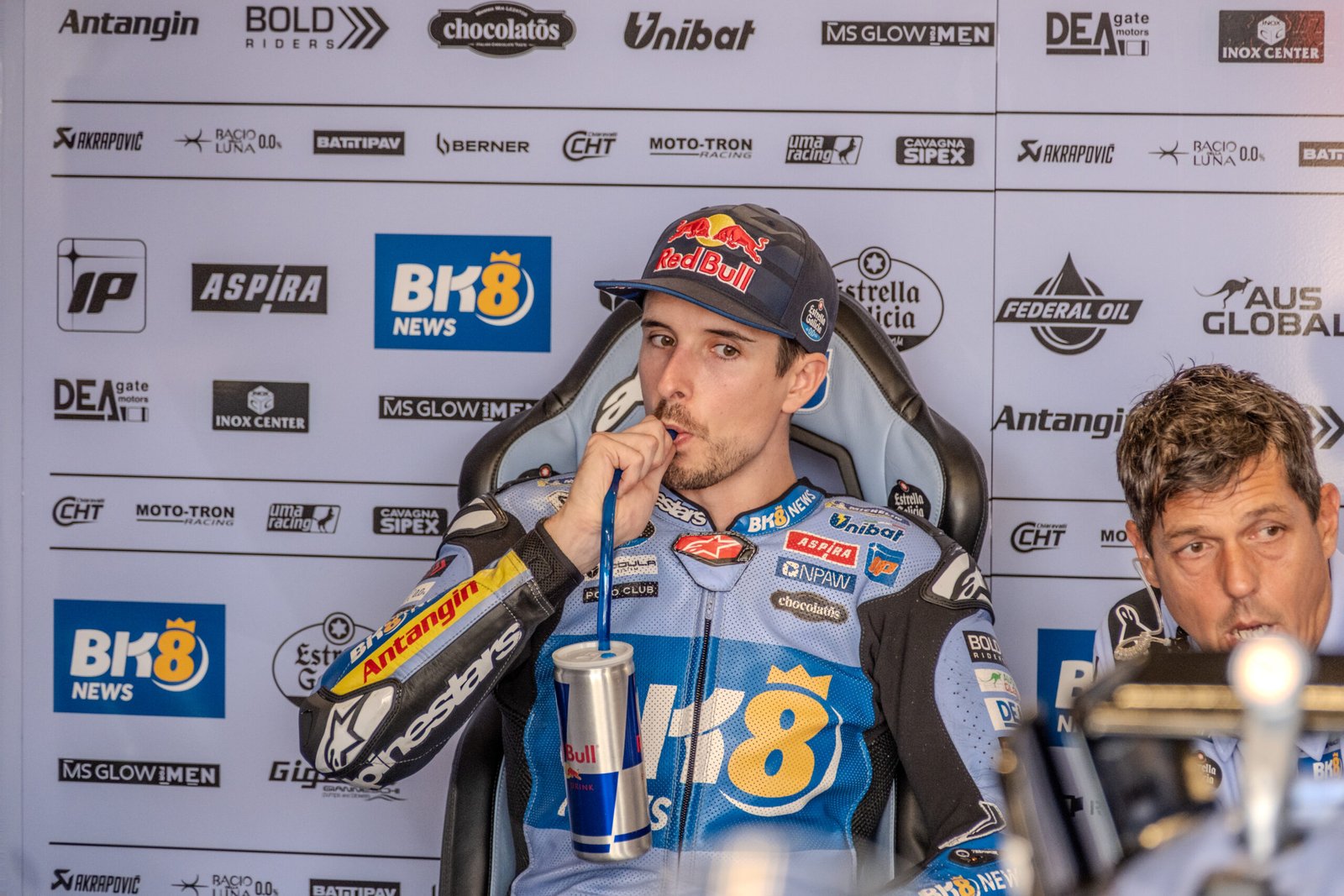 Gresini tranquiliza sobre Álex Márquez tras su doble caída en Assen: no hay fractura en el hombro