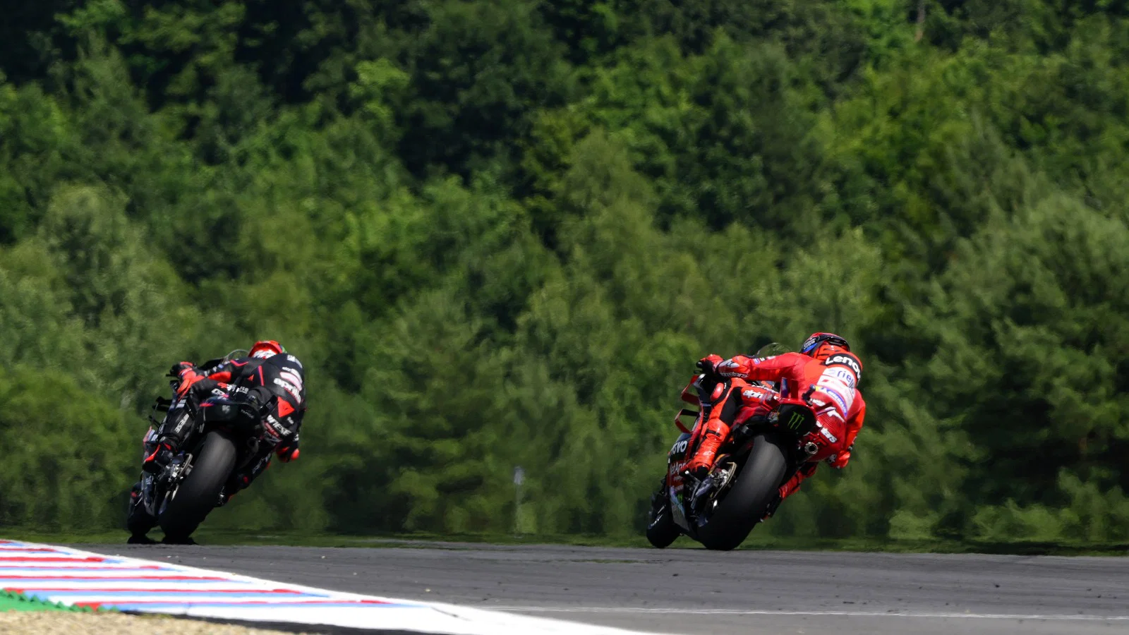 Marc Márquez domina el primer entrenamiento en Brno con las Aprilia desaparecidas