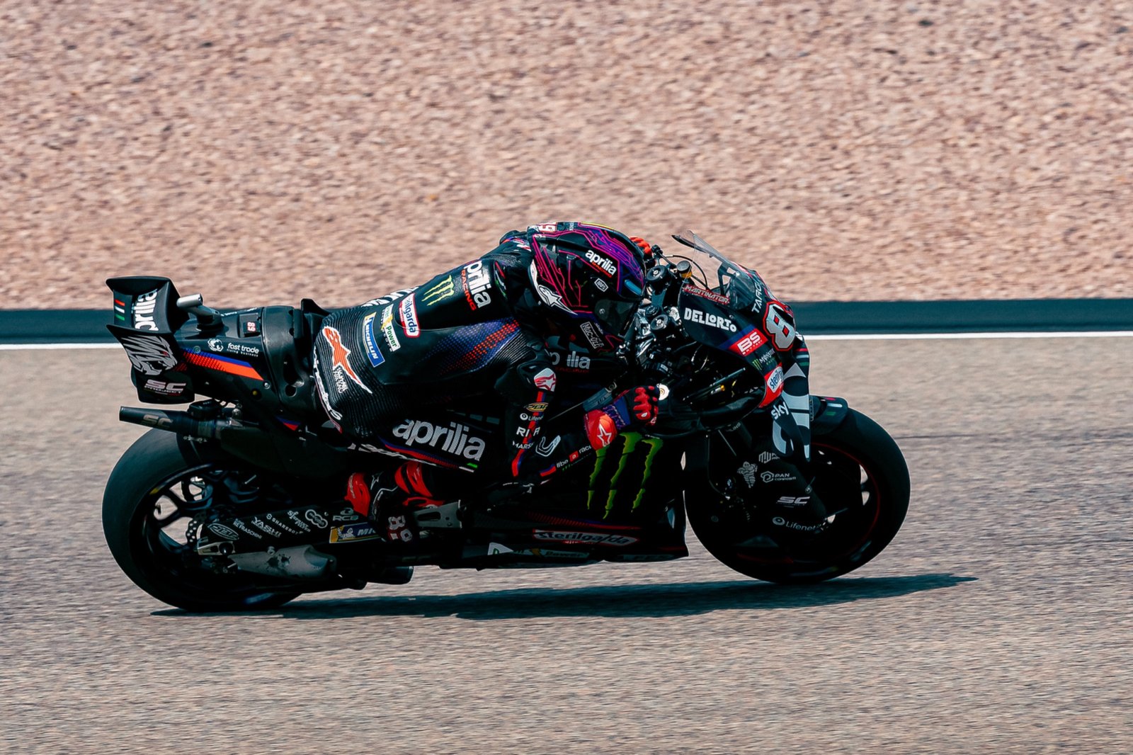 Martín elogia a Bezzecchi tras un brillante viernes en Silverstone: “Me ha impresionado por cómo está”