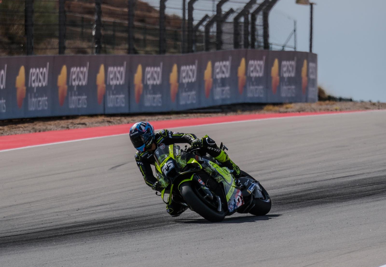 Raúl Fernández sincero sobre ganar a Marc Márquez en Aragón: “De momento, no le vamos a ganar”