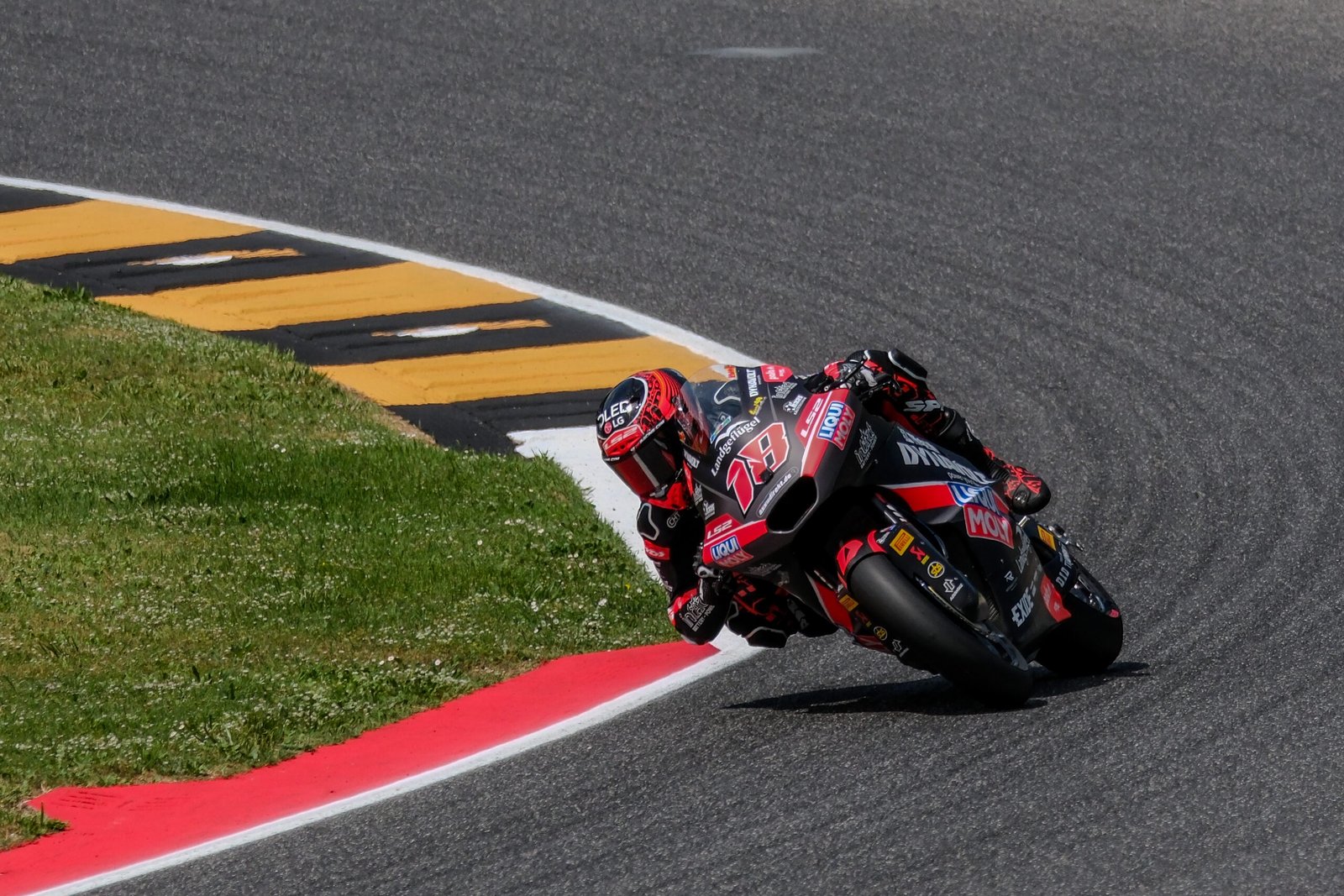 Manuel González seguirá en Moto2 con Intact GP en 2027 y David Almansa da el salto